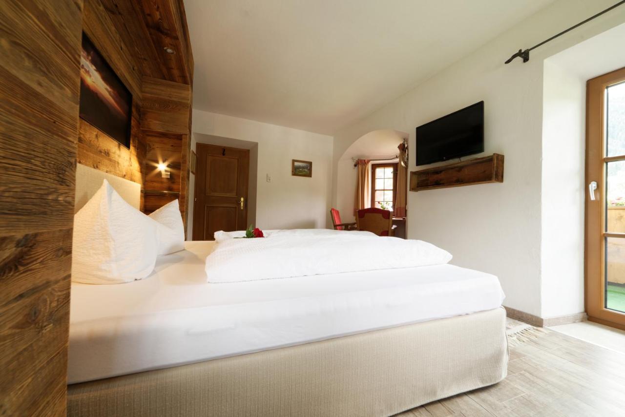 Fleckhof Hotel นอยชติฟ อิม ชตูไปทัล ภายนอก รูปภาพ