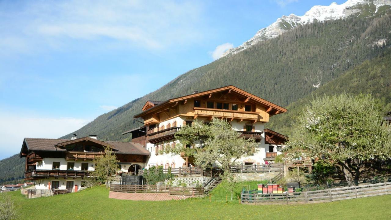 Fleckhof Hotel นอยชติฟ อิม ชตูไปทัล ภายนอก รูปภาพ
